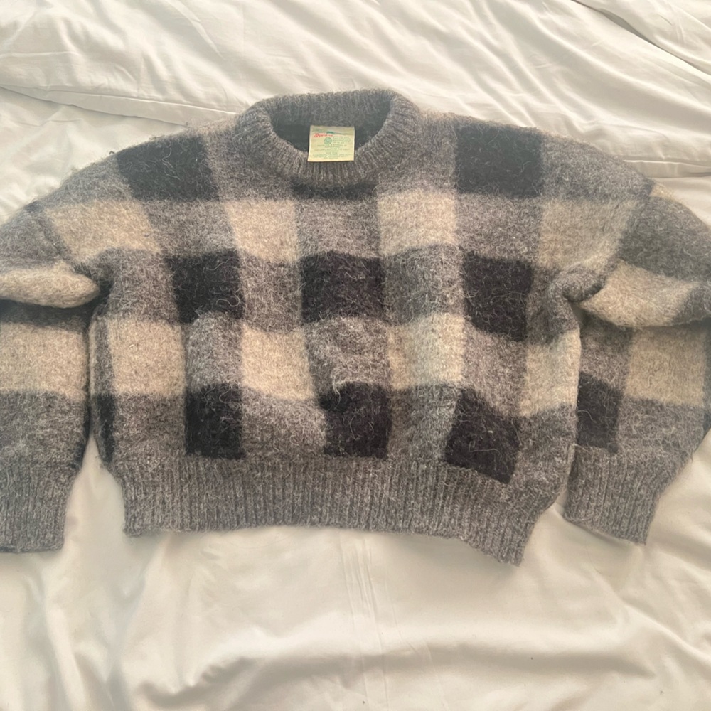 Plaid Crew Neck Sweater - Gray and Black